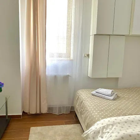 Apartment Nikolas Summerland Apartments *