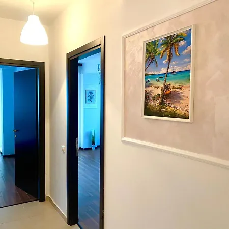 Apartment Nikolas Summerland Apartments *