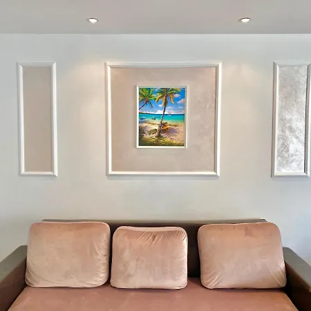Apartment Nikolas Summerland Apartments Mamaia