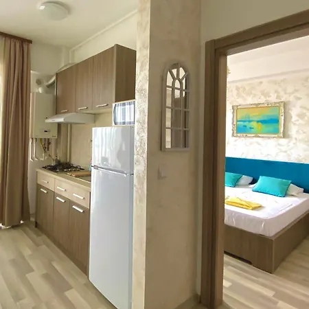 Nikolas Summerland Apartments