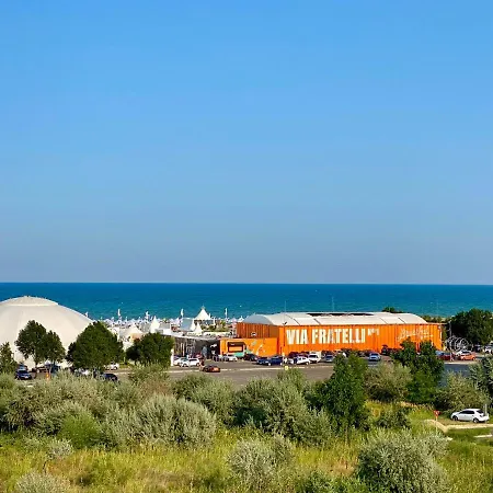 Nikolas Summerland Apartments *