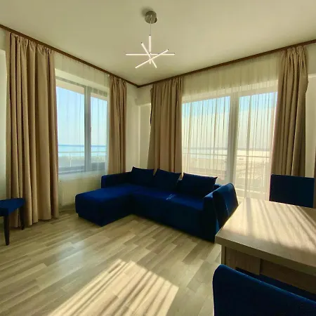 Nikolas Summerland Apartments Apartment