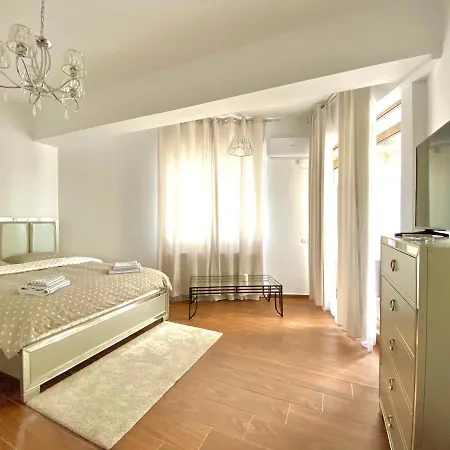 Nikolas Summerland Apartments Apartmán *