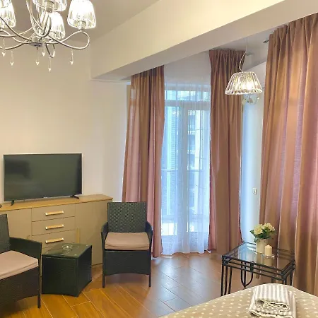 Nikolas Summerland Apartments