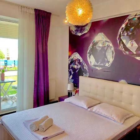 Nikolas Summerland Apartments Apartmán *